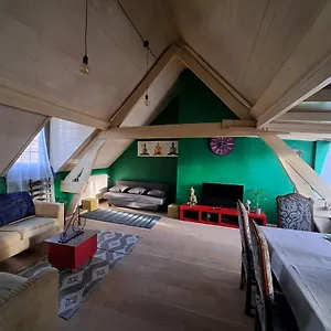 The Green Retromodern Duplex Appartement Antwerpen