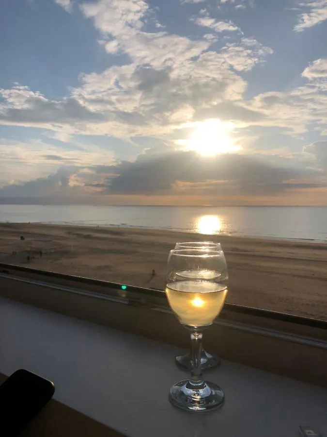 Luxe app - Zeedijk Mariakerke - Prachtig zeezicht Appartement Oostende
